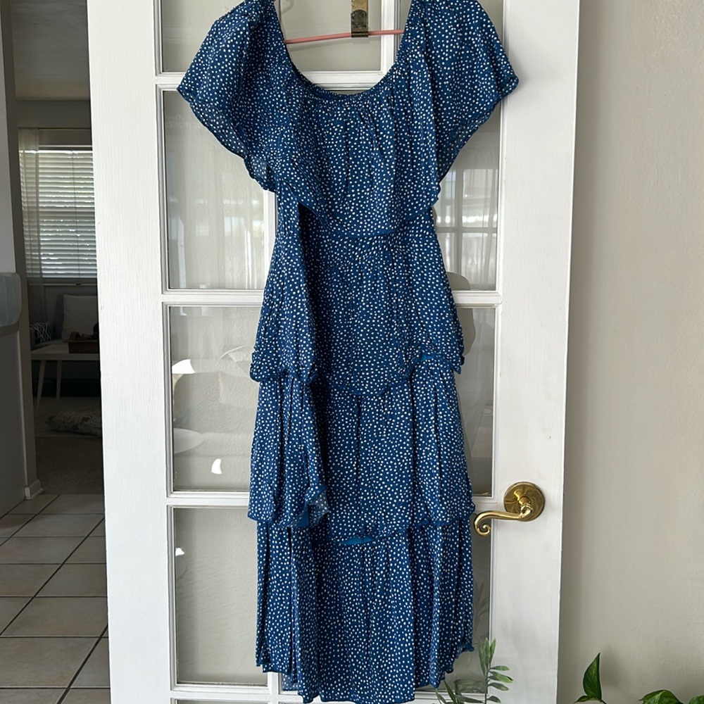 Flowy Polka Dot Ruffle Tier On / Off Shoulder Midi Dress